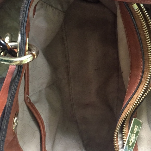 Handbag - Picture 6 of 8